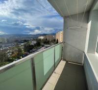 Blick vom Balkon einer 3-Zimmer-Wohnung in der Fábryho-Straße in Košice, Stadtteil Dargovských Helden.