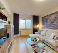 Prenájom kompletne zariadeného 2i bytu s oddelenou kuchyňou, 2 balkónmi a pivnicou na Krížnej ul. v Starom Meste