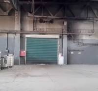 Industriehalle in der Coburgova-Straße, Trnava. Lager und Hallen mit Betonboden.