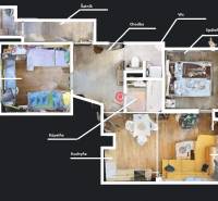 3-Zimmer-Wohnung mit Loggia, Ankleidezimmer und Boden in Holzoptik.