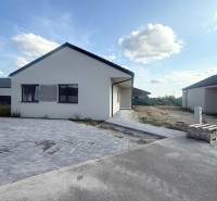 Predaj 4 izbový RD, SENEC, Karasova