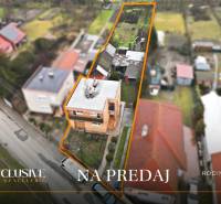 Luftaufnahme eines Einfamilienhauses in Okoč, Veľký Meder. Zu verkaufen.