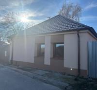 dom pred pohlad .JPG