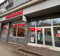 Geschäftsräume in Poprad mit dem Schild 