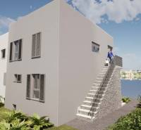 Außenbereich der Ferienwohnung in Čiovo mit Blick auf das Meer und die umliegende Landschaft.