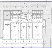 Grundriss des Stockwerks einer Ferienwohnung mit Parkplätzen und Technikräumen.