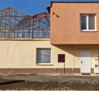 Einfamilienhaus zum Verkauf mit Glaskonstruktion in der Laborecká-Straße in Spišská Nová Ves.