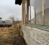 Verlassener Garten in Dubník in Dubník, geeignet für Grundstücke - Wohnen.