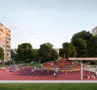 Spielplatz in der Golianova-Straße in Trnava bei einer 3-Zimmer-Wohnung, mit Kinderattraktionen.