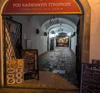 Bratislava - Historisches Zentrum auf der Sedlárska, Gastronomiebetriebe mit einem Angebot an Speisen und Getränken.