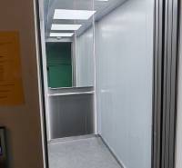 Aufzug in einer 3-Zimmer-Wohnung in der Znievska-Straße in Bratislava - Petržalka.