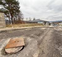 Grundstücke - Wohnen in Veľká Bytča, Bytča, mit Blick auf die Umgebung und Bäume.