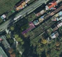 Luftaufnahme mit Darstellung der Grundstücke in der Čintorínska-Straße in Nálepkovo.