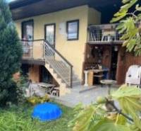 Zweistöckiges Ferienhaus in Košice, Stadtteil Vyšné Opátske, in einer natürlichen Umgebung.