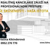 Die Werbung der Immobilienagentur präsentiert professionelle Dienstleistungen mit Schwerpunkt auf Erfahrung und Sicherheit.