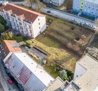 Luftaufnahme von Grundstücken - Gewerbeimmobilien in der Hurbanova-Straße in Trenčianske Teplice.