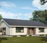 Ein Einfamilienhaus mit Terrasse in Nové Zámky, eine von Bäumen umgebene Straße, ein grünes Auto.