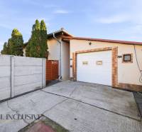 Einfamilienhaus in Hviezdoslavov mit Garage, eingezäunt, Betonzufahrtsstraße.