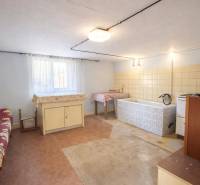 Samozrejme, rád vám pomôžem s prekladom. Prosím, poskytnite text, ktorý chcete preložiť do nemčiny.