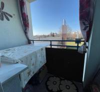 Balkon in der Vodárenská-Straße in Galanta mit Blick ins Grüne, 1-Zimmer-Wohnung.