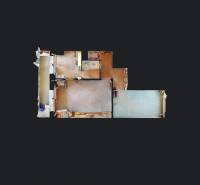 Grundriss einer 2-Zimmer-Wohnung mit Holzboden und Raumaufteilung.