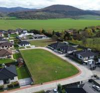 Luftaufnahme der neuen Wohnsiedlung in Kočovce.