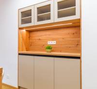 PREDAJ | 3i BYT, 90 m2, centrum PO, Tehlový, Klimatizácia ...