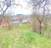 Der Garten beim Einfamilienhaus in Myjava, Turá Lúka, mit Blick auf die umliegende Landschaft.