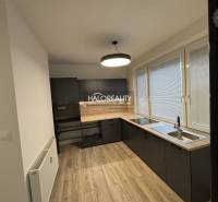 Samozrejme, prosím, poskytnite text, ktorý chcete preložiť do nemčiny.