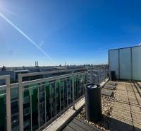 Blick von der Terrasse eines Wohnhauses in Bratislava - Ružinov in der Rubínová-Straße.