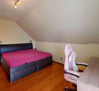 GRAHAMS-predaj-4-izb-zariadeneho-RD-Okruzna-Rovinka-Bedroom 2.jpg