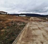 Grundstücke für Wohnbebauung in Nové Mesto nad Váhom, Lubina, bereit für den Bau von Häusern.