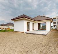 Einfamilienhaus in der Vojvodcu Arpáda Straße in Dunajská Streda mit geräumigem Hof und Terrasse.