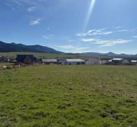 Grundstücke - Wohnen in Stránske auf der Straße Borie mit Blick auf die umliegende Landschaft.