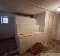 Entschuldigung, potrebujem text, ktorý chcete preložiť do nemčiny. Prosím, poskytnite mi ho.