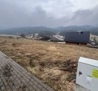 Grundstücke - Wohnen in Stará Ľubovňa mit Blick auf umliegende Dörfer und Hügel.