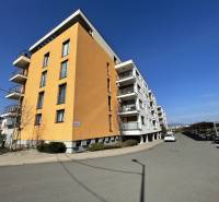 Das Wohnhaus in der Borievkova-Straße bietet 2-Zimmer-Wohnungen in Košice, Stadtteil Vyšné Opátske an.