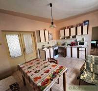 Ospravedlňujem sa, ale potrebujem vedieť, čo konkrétne chcete preložiť do nemčiny. Mohli by ste mi poskytnúť text, ktorý potrebujete preložiť?