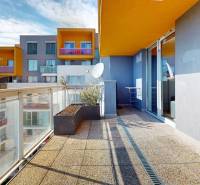 Balkon in einer 3-Zimmer-Wohnung in Staré Grunty in Bratislava - Karlova Ves.