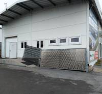 Ein Geschäftsgebäude in der Kamenna-Straße in Žilina, geeignet für Lager.