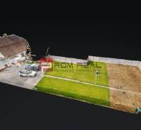 Einfamilienhaus mit Parkplätzen und eingezäuntem Garten in der Chorvátska-Straße, Slovenský Grob, Grundstücke - Wohnen.