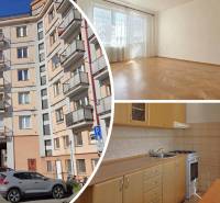 Wohnkomplex auf der ČSA in Košice mit Blick auf eine 3-Zimmer-Wohnung. Boden mit Holzdekor.