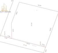 Baugrundstück in Ľubotice mit markierter Katasterkarte und Abmessungen.