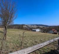 Grundstücke - Wohnen in Papradno mit Blick auf die umliegende Landschaft und Natur.