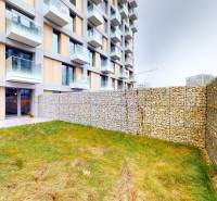 RentHub-I-Bottova-I-Metroplis-I-S-predzahradkou-12172025_153827.jpg