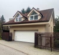 Einfamilienhaus in der Mozartstraße in Bratislava - Altstadt mit Garage und Schrägdach.