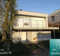 Hütte am SONNENSEE SÜD in Senec mit Garten und Terrasse.