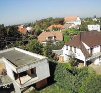 Draufsicht auf Einfamilienhäuser in Kráľová pri Senci - Záhumenská, Senec.