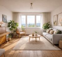 Wohnzimmer in einer 4-Zimmer-Wohnung mit Klavier und Holzboden.