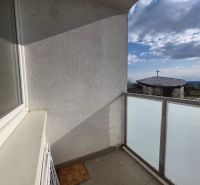 Balkon einer 4-Zimmer-Wohnung mit Aussicht, in der Lage Budapeštianska, Košice - Stadtteil Ťahanovce.